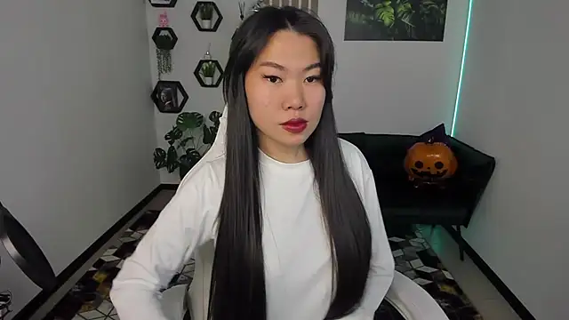 Snapshot of LunaPurrr chatting on 31, 10, 2025 LunaPurrr online show from 31, 10, 2025