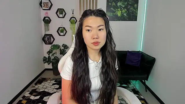 Snapshot of LunaPurrr chatting on 21, 11, 2025 LunaPurrr online show from 21, 11, 2025