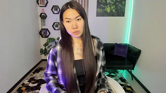 Snapshot of LunaPurrr chatting on 23, 11, 2025 LunaPurrr online show from 23, 11, 2025