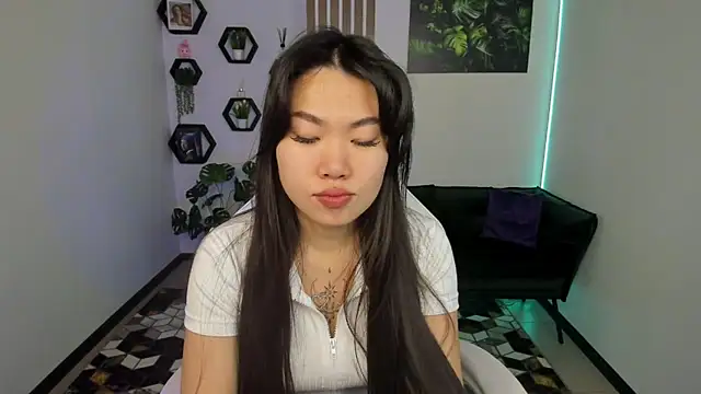 Snapshot of LunaPurrr chatting on 3, 12, 2025 LunaPurrr online show from 3, 12, 2025