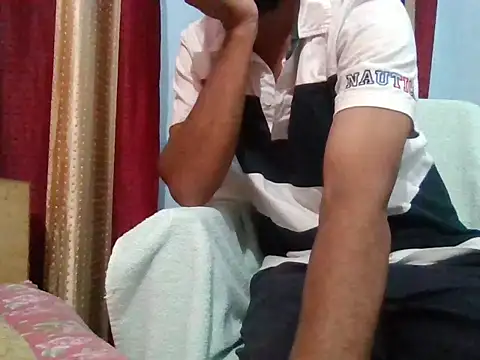 Snapshot of creativecommin chatting on 13, 10, 2025 creativecommin online show from 13, 10, 2025