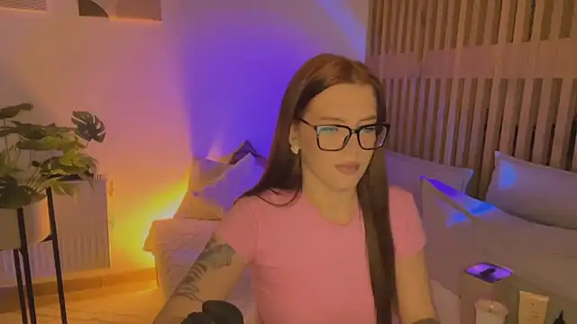 Snapshot of ShyLulu69 chatting on 11, 11, 2025 ShyLulu69 online show from 11, 11, 2025