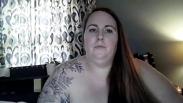 Snapshot of Domimommy420 chatting on 4, 11, 2025 Domimommy420 online show from 4, 11, 2025