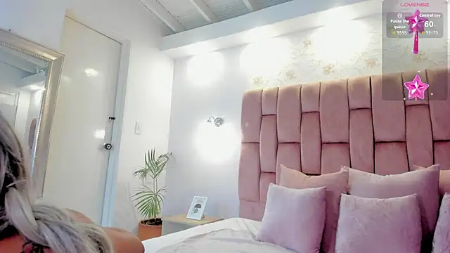 Snapshot of aishathornee chatting on 24, 9, 2025 aishathornee online show from 24, 9, 2025