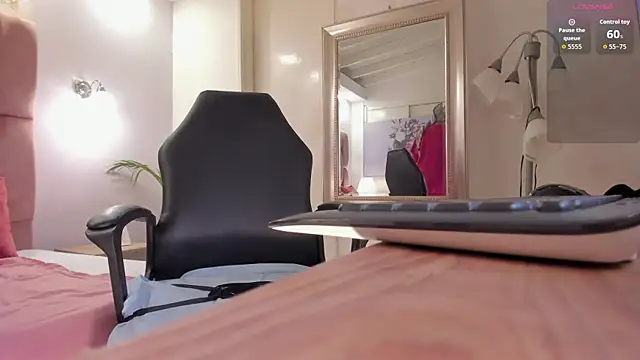 Snapshot of aishathornee chatting on 22, 10, 2025 aishathornee online show from 22, 10, 2025