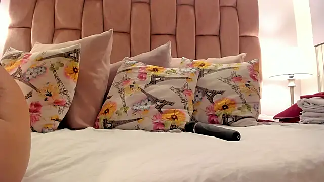 aishathornee online show from 11, 1, 2026