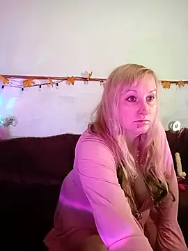 XHelenaX90 online show from 13, 11, 2025