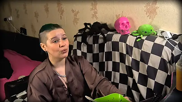 Snapshot of NeonNectar_ chatting on 30, 11, 2025 NeonNectar online show from 30, 11, 2025