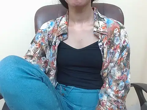 smallcuute online show from 15, 9, 2025