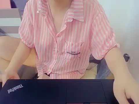 Lamoon 2k online show from 3, 10, 2025