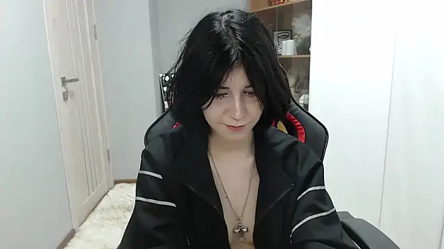 TinaQuiin online show from 12, 9, 2025