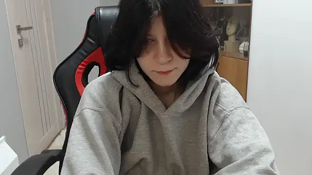 TinaQuiin online show from 26, 9, 2025