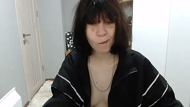 TinaQuiin online show from 22, 10, 2025