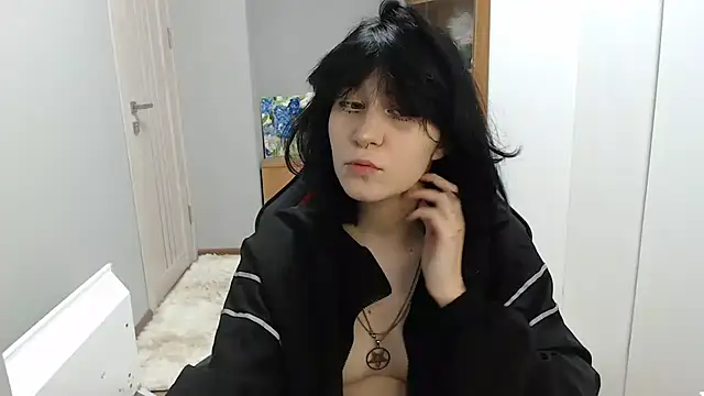 TinaQuiin online show from 26, 11, 2025