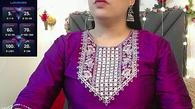 Snapshot of IndraKaur_ chatting on 7, 4, 2026 IndraKaur online show from 7, 4, 2026