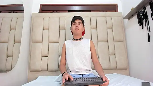 Snapshot of Felipe_Cold chatting on 23, 12, 2025 Felipe Cold online show from 23, 12, 2025