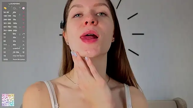 Snapshot of MinaMancilla chatting on 1, 10, 2025 MinaMancilla online show from 1, 10, 2025