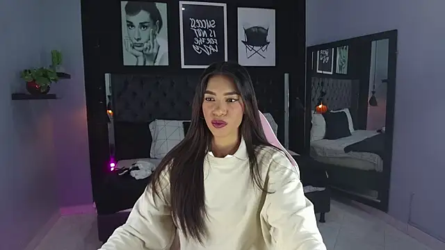 Snapshot of kitty_collins_ chatting on 20, 10, 2025 kitty collins online show from 20, 10, 2025