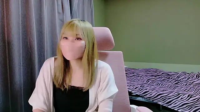 Snapshot of miyu0002 chatting on 28, 9, 2025 miyu0002 online show from 28, 9, 2025