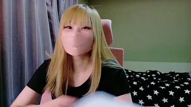 Snapshot of miyu0002 chatting on 26, 10, 2025 miyu0002 online show from 26, 10, 2025