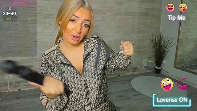 Snapshot of Lexi_Blazee chatting on 27, 9, 2025 Lexi Blazee online show from 27, 9, 2025