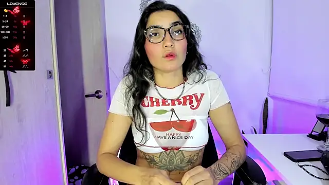 Snapshot of bella_thorne3 chatting on 20, 9, 2025 bella thorne3 online show from 20, 9, 2025