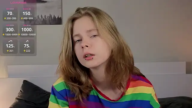 Snapshot of JulietteRain chatting on 24, 7, 2026 JulietteRain online show from 24, 7, 2026