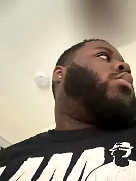 Snapshot of mistermidnightsnack chatting on 14, 11, 2025 mistermidnightsnack online show from 14, 11, 2025