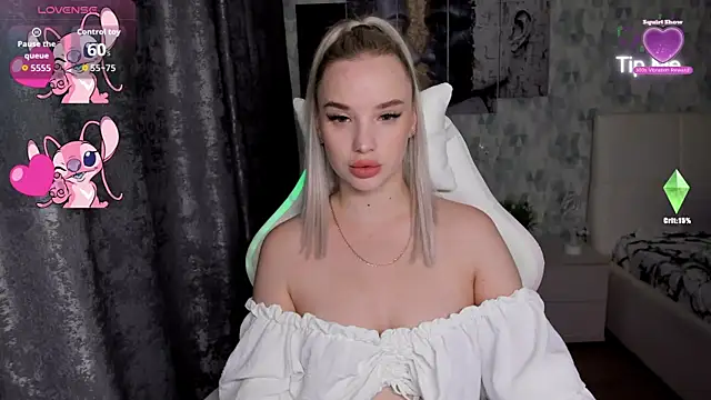 Snapshot of KiraKrox chatting on 13, 9, 2025 KiraKrox online show from 13, 9, 2025