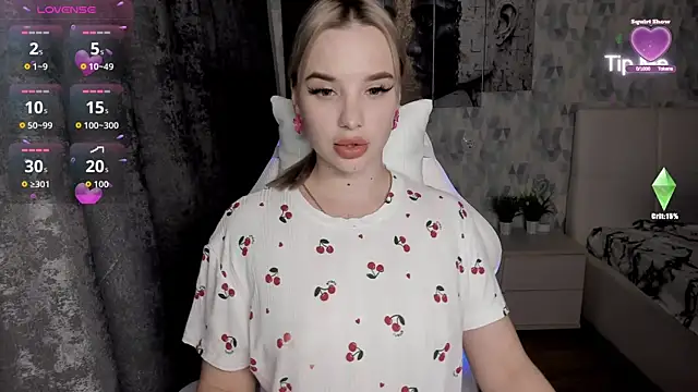 Snapshot of KiraKrox chatting on 11, 10, 2025 KiraKrox online show from 11, 10, 2025