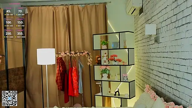 LorinaMaffitt online show from 23, 10, 2025