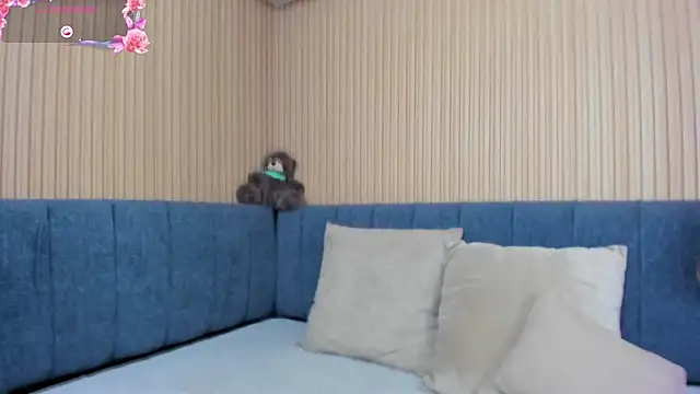 Snapshot of angel_ponce chatting on 5, 11, 2025 angel ponce online show from 5, 11, 2025