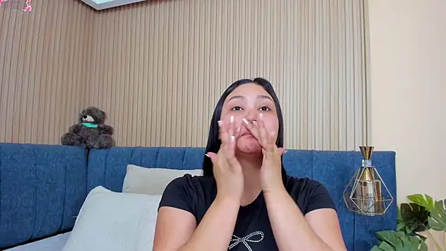 Snapshot of angel_ponce chatting on 21, 11, 2025 angel ponce online show from 21, 11, 2025