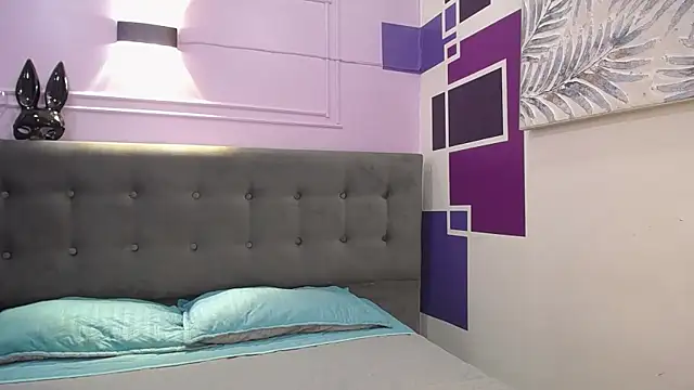 Snapshot of tiiny_emilly chatting on 26, 9, 2025 tiiny emilly online show from 26, 9, 2025