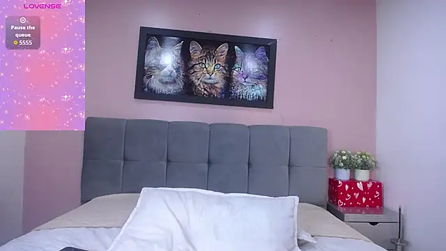 Snapshot of tiiny_emilly chatting on 20, 12, 2025 tiiny emilly online show from 20, 12, 2025