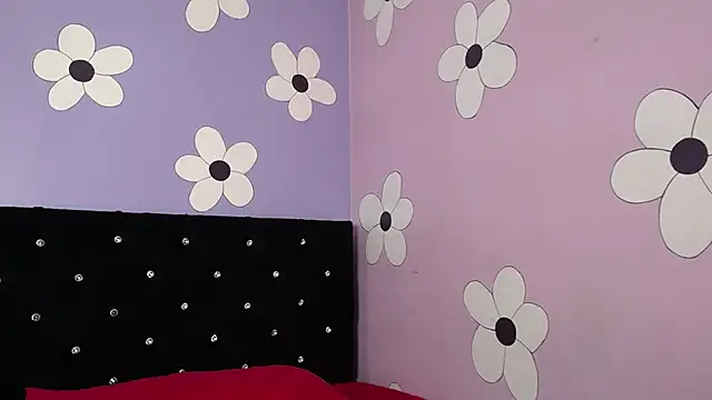 Snapshot of tiiny_emilly chatting on 20, 2, 2026 tiiny emilly online show from 20, 2, 2026