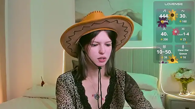 Lisa Blossom online show from 8, 10, 2025