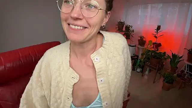 Snapshot of Scorpion_Peach chatting on 22, 10, 2025 Scorpion Peach online show from 22, 10, 2025