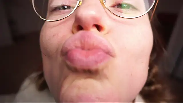 Snapshot of Scorpion_Peach chatting on 15, 11, 2025 Scorpion Peach online show from 15, 11, 2025