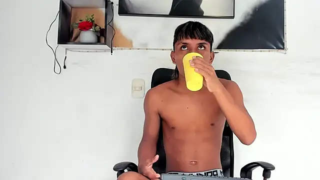 tyler twink boy online show from 15, 11, 2025