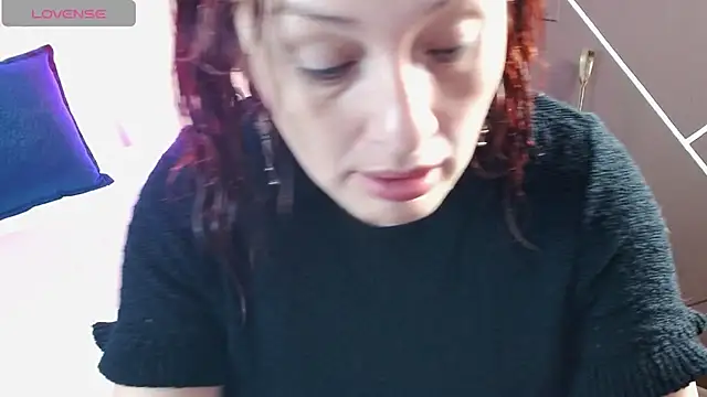 Snapshot of ScarletHott_ chatting on 13, 10, 2025 ScarletHott online show from 13, 10, 2025