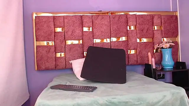 Snapshot of shantall_05 chatting on 11, 9, 2025 shantall 05 online show from 11, 9, 2025