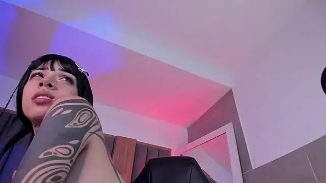 misstomie  online show from 12, 3, 2026