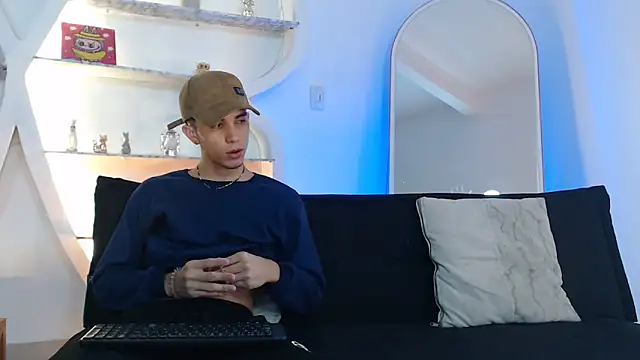 THREE GUYS HOT online show from 16, 9, 2025