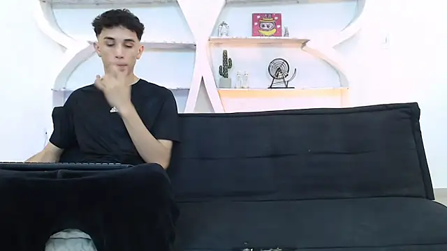 THREE GUYS HOT online show from 19, 11, 2025