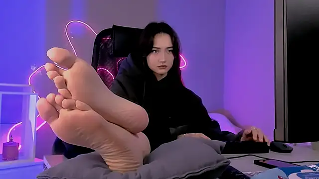 olivianorton online show from 5, 2, 2026