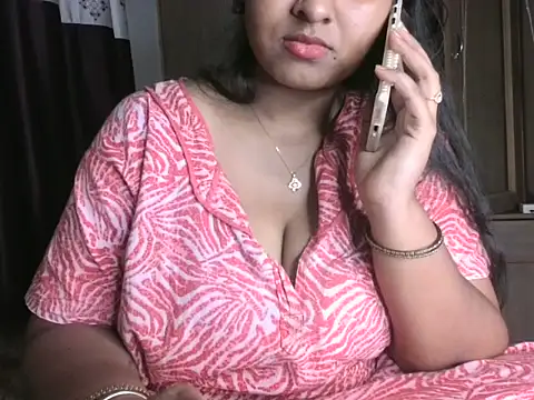 Snapshot of its_me_Rashmi chatting on 17, 11, 2025 its me Rashmi online show from 17, 11, 2025