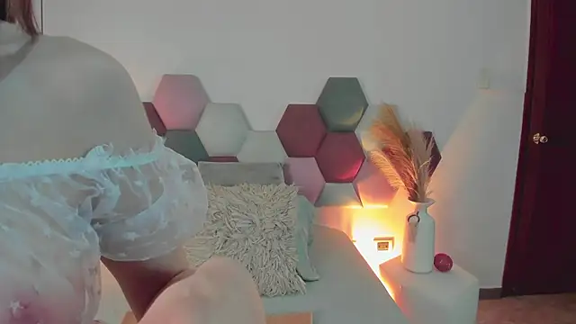 Snapshot of SamantaVee chatting on 11, 11, 2025 SamantaVee online show from 11, 11, 2025