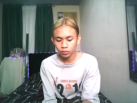 Snapshot of Sweet-shopia chatting on 24, 10, 2025 Sweet-shopia online show from 24, 10, 2025