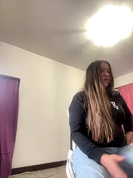 Snapshot of emma_hot2006 chatting on 11, 9, 2025 emma hot2006 online show from 11, 9, 2025